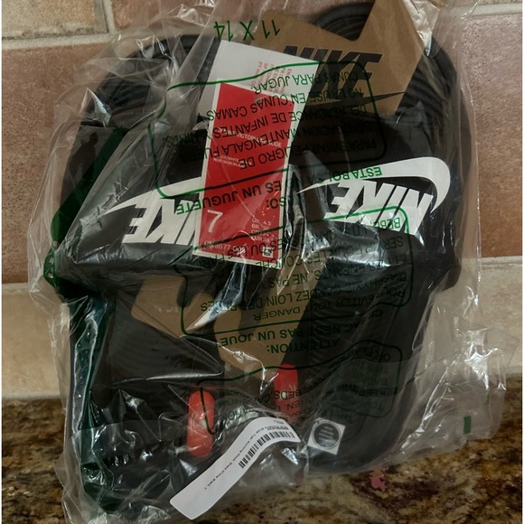 Nike Women’s Gymnastics Shoe Brand New - Picture 7 of 8